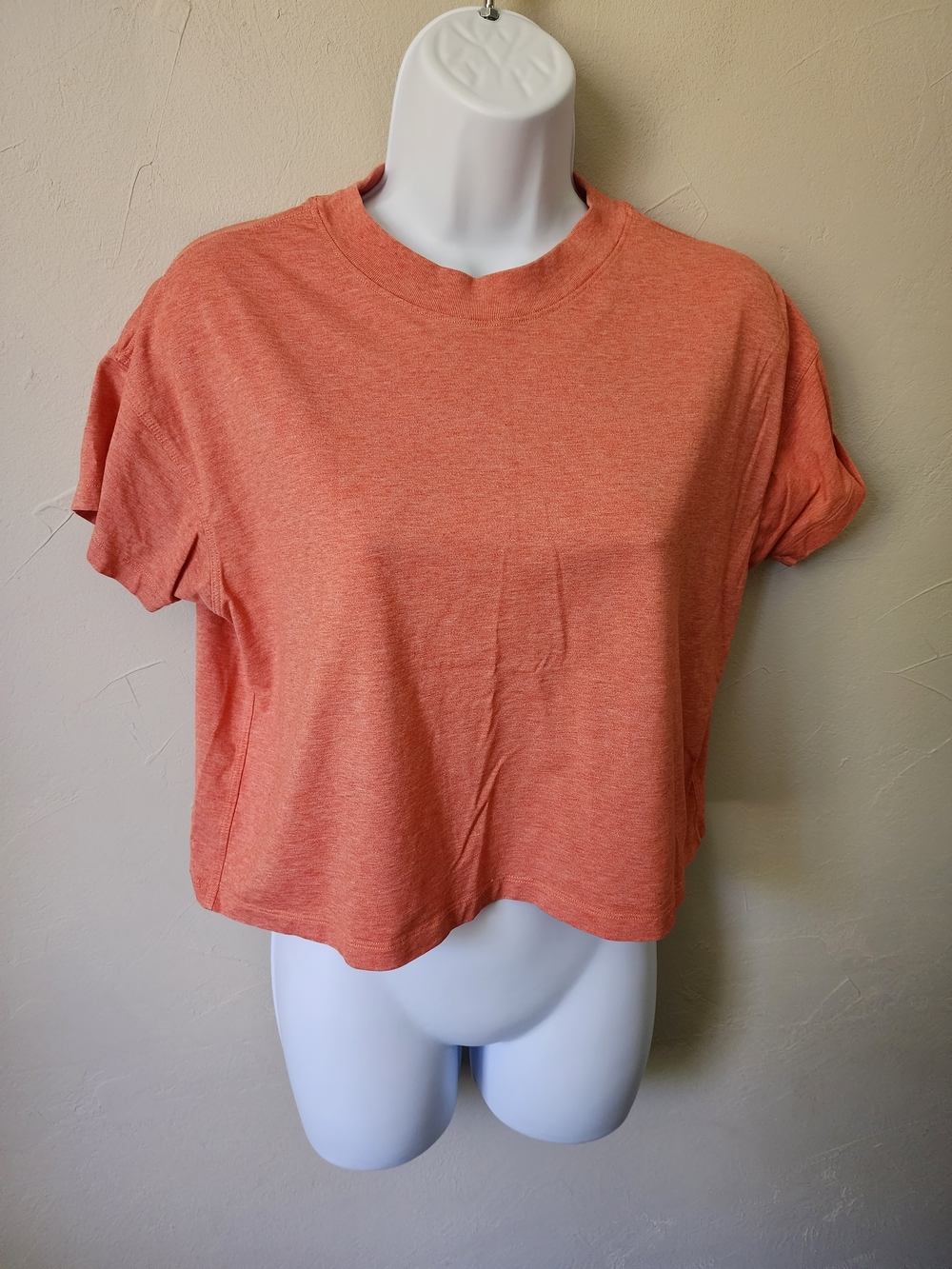 lululemon athletica Heather Coral Cropped Tee Size Small